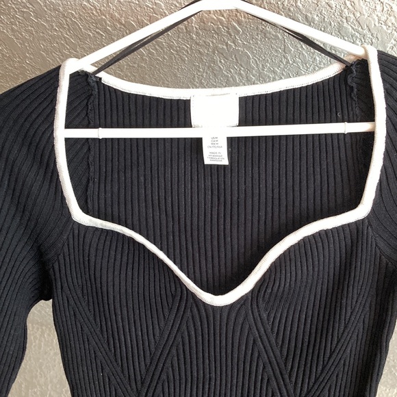 H&M women’s sweater - Picture 3 of 8